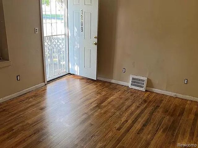 18096 Hamburg Street, Detroit, MI 48205