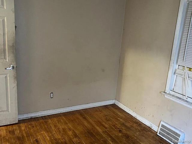 18096 Hamburg Street, Detroit, MI 48205