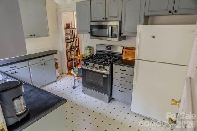 261 Forest Hill Drive, Asheville, NC 28803