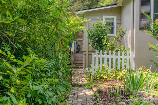 261 Forest Hill Drive, Asheville, NC 28803