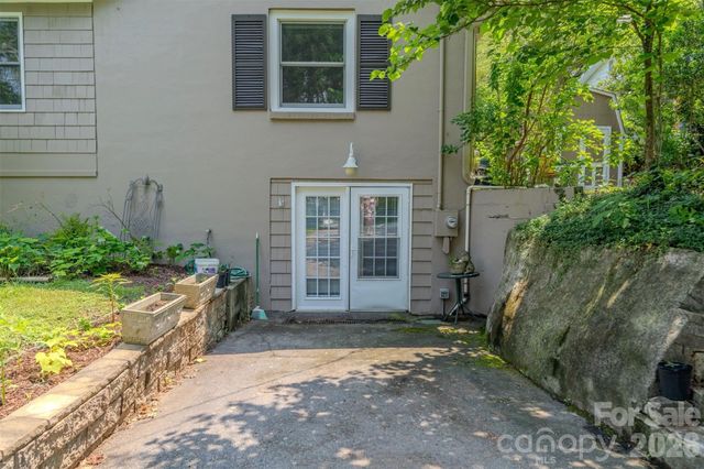 261 Forest Hill Drive, Asheville, NC 28803