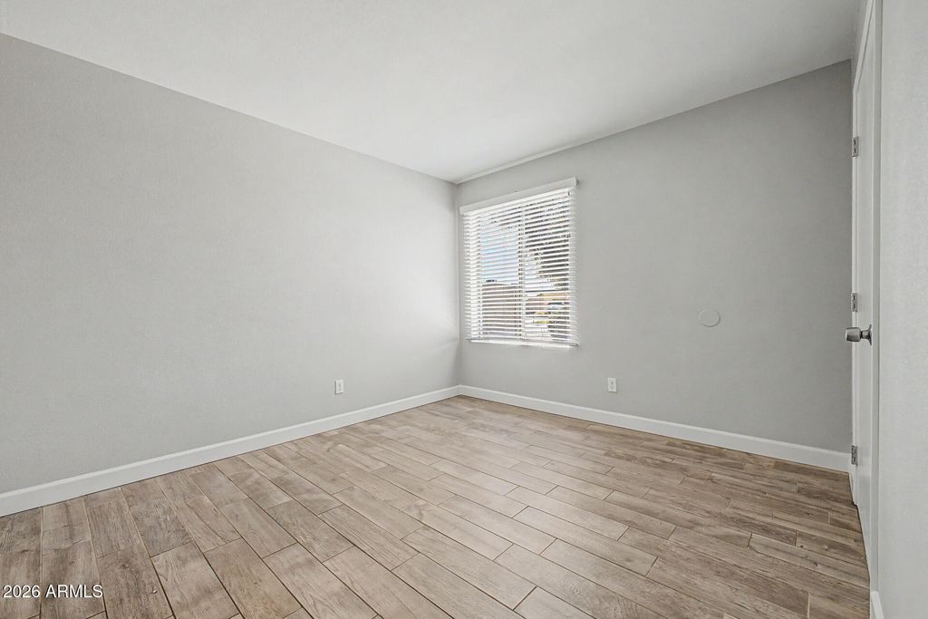 Image 21 of property listing at 6940 W VERNON Avenue, Phoenix, AZ 85035