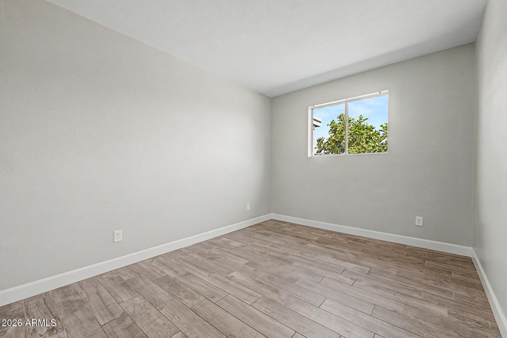 Image 25 of property listing at 6940 W VERNON Avenue, Phoenix, AZ 85035