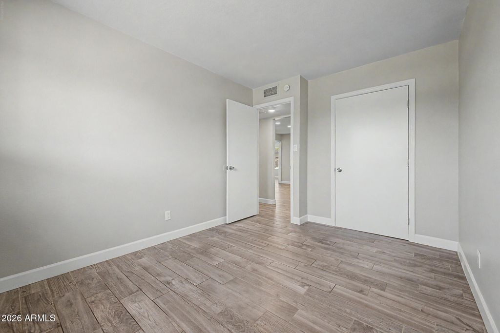 Image 26 of property listing at 6940 W VERNON Avenue, Phoenix, AZ 85035