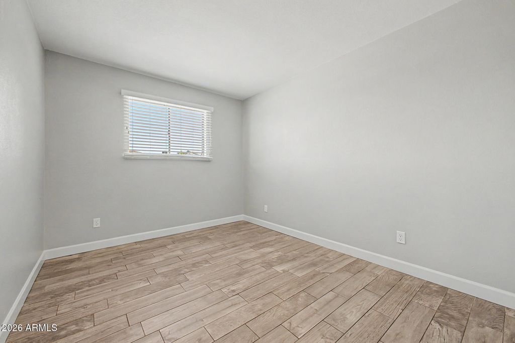 Image 31 of property listing at 6940 W VERNON Avenue, Phoenix, AZ 85035