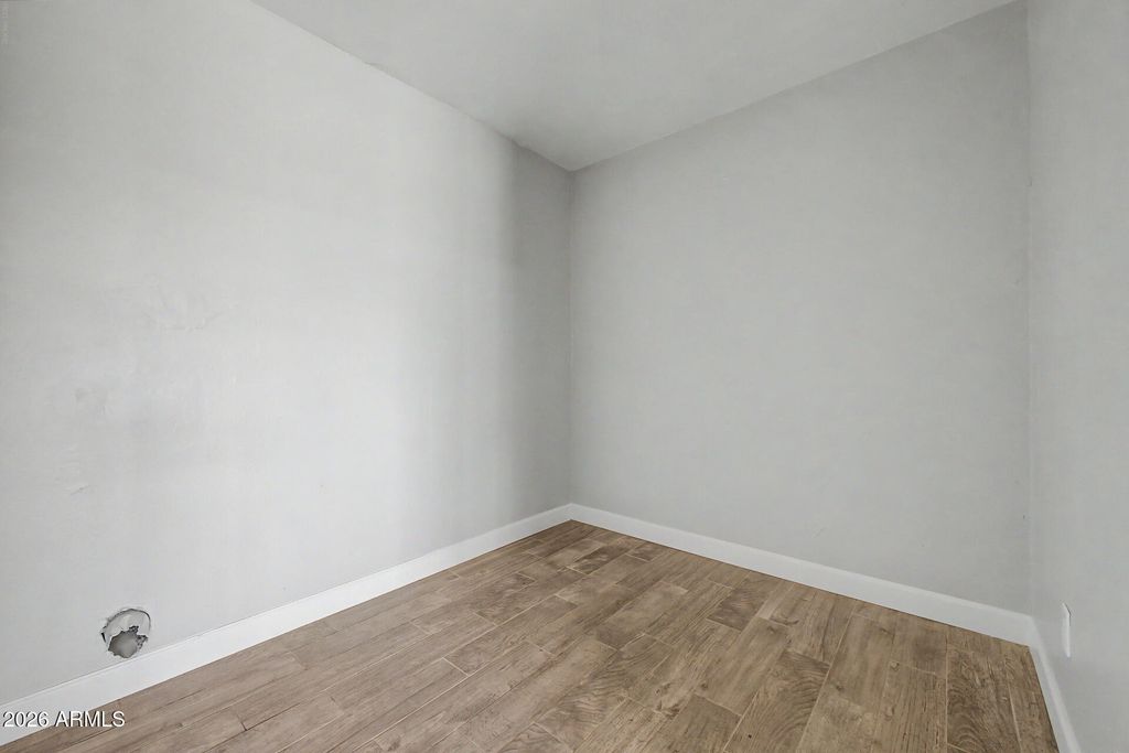 Image 34 of property listing at 6940 W VERNON Avenue, Phoenix, AZ 85035