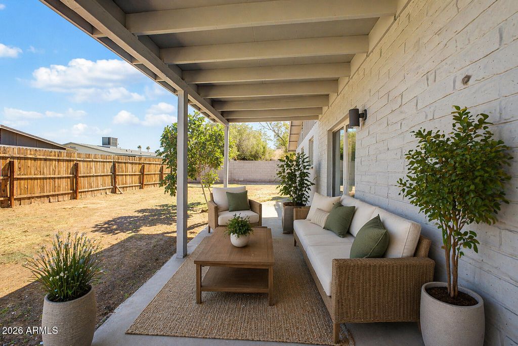 Image 38 of property listing at 6940 W VERNON Avenue, Phoenix, AZ 85035