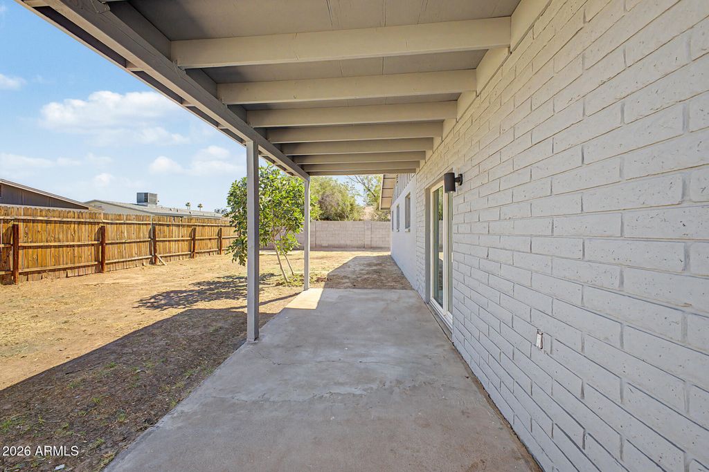Image 39 of property listing at 6940 W VERNON Avenue, Phoenix, AZ 85035