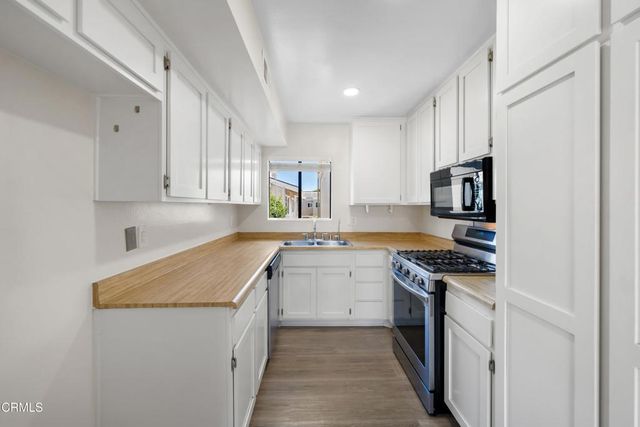1254 Seacliff Court 2, Ventura, CA 93003