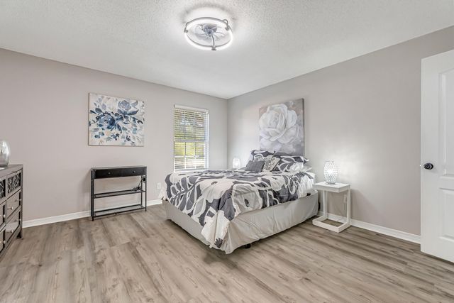 5047 Poinsetta Avenue, Crestview, FL 32539