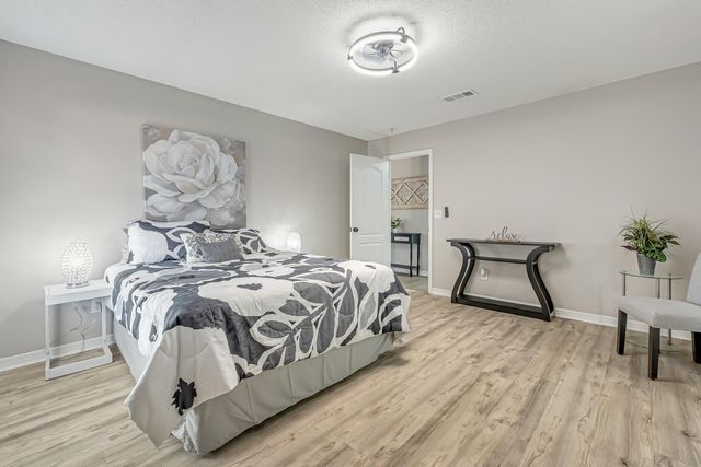 5047 Poinsetta Avenue, Crestview, FL 32539