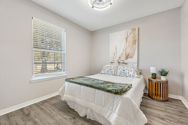 5047 Poinsetta Avenue, Crestview, FL 32539