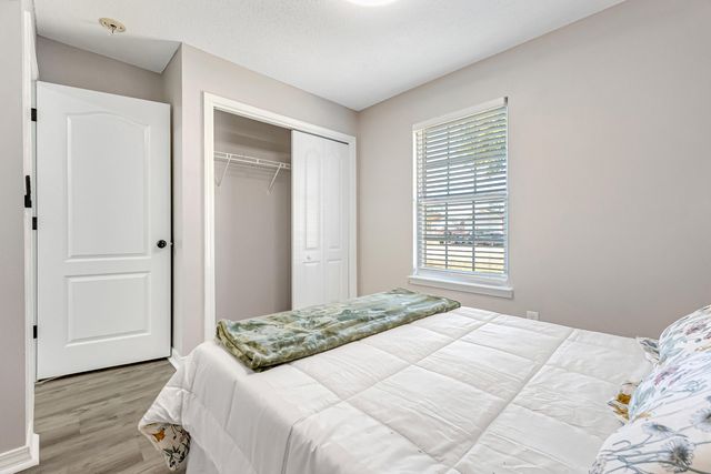 5047 Poinsetta Avenue, Crestview, FL 32539