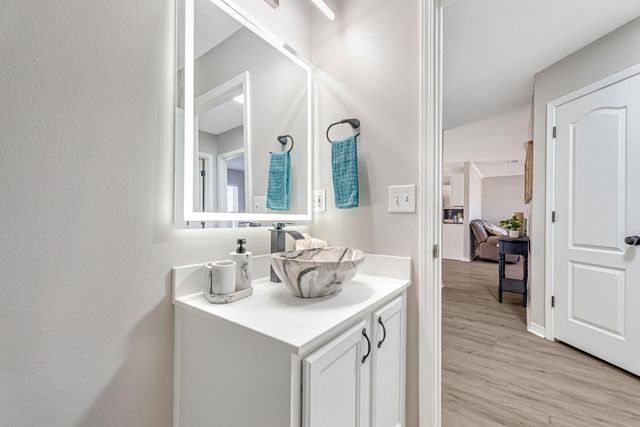 5047 Poinsetta Avenue, Crestview, FL 32539