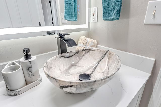 5047 Poinsetta Avenue, Crestview, FL 32539