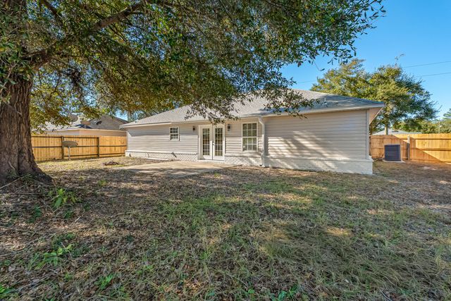5047 Poinsetta Avenue, Crestview, FL 32539
