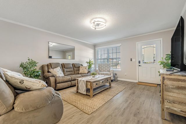 5047 Poinsetta Avenue, Crestview, FL 32539