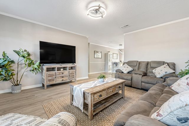 5047 Poinsetta Avenue, Crestview, FL 32539