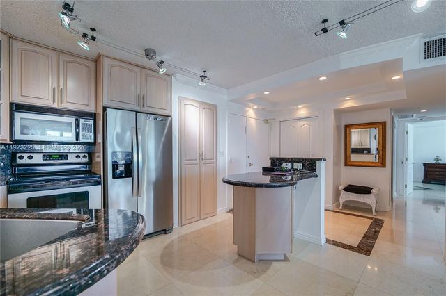 1620 S Ocean Blvd 16-J, Lauderdale By The Sea, FL 33062