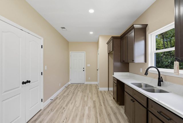 18081810 Ocoee Street, Chattanooga, TN 37406