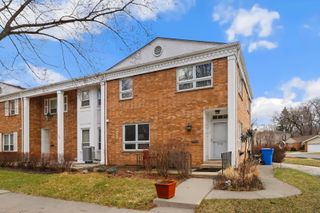 5770 N Forest Glen Avenue, Chicago, IL 60646