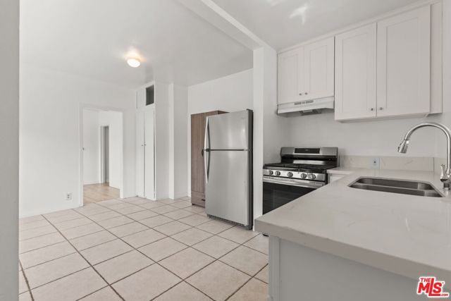 1174 S Highland Avenue, Los Angeles, CA 90019