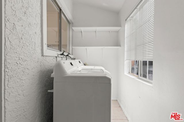 1174 S Highland Avenue, Los Angeles, CA 90019