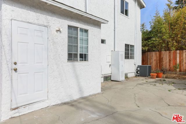 1174 S Highland Avenue, Los Angeles, CA 90019