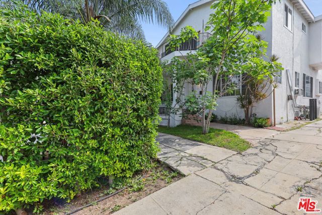 1174 S Highland Avenue, Los Angeles, CA 90019