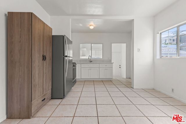 1174 S Highland Avenue, Los Angeles, CA 90019