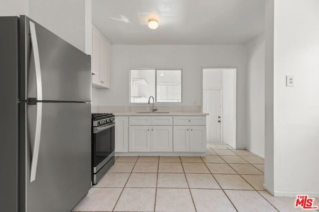 1174 S Highland Avenue, Los Angeles, CA 90019