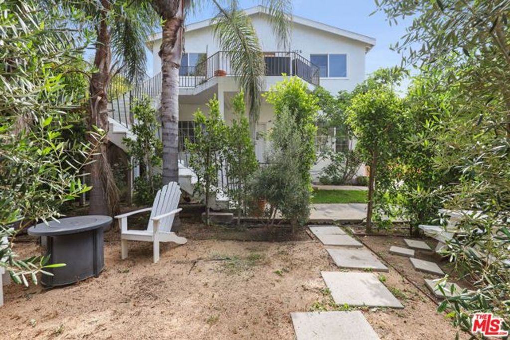 1174 S Highland Avenue, Los Angeles, CA 90019