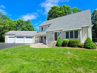 27 Christy Ln, Ashland, MA 01721