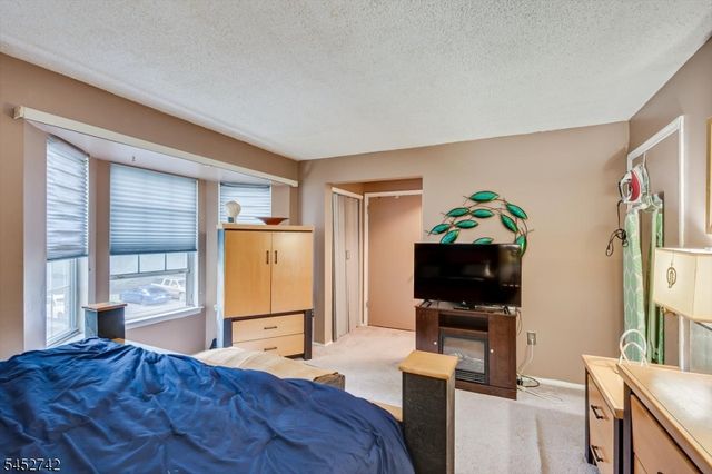 85 Lindsey Ct, Franklin Twp., NJ 08823
