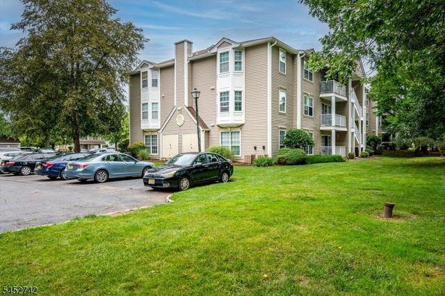 85 Lindsey Ct, Franklin Twp., NJ 08823