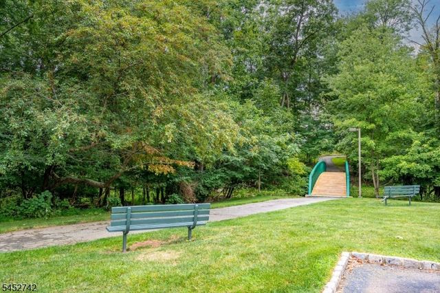 85 Lindsey Ct, Franklin Twp., NJ 08823
