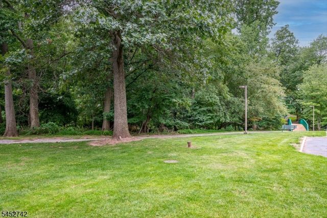 85 Lindsey Ct, Franklin Twp., NJ 08823