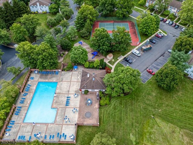 85 Lindsey Ct, Franklin Twp., NJ 08823
