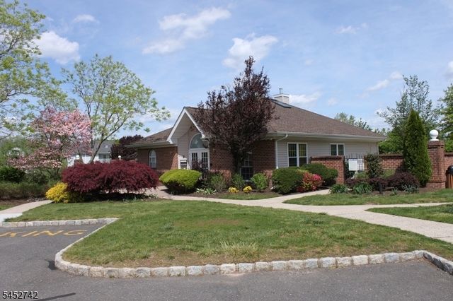 85 Lindsey Ct, Franklin Twp., NJ 08823