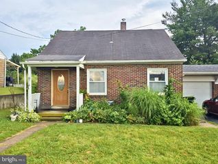 520 BROWNSVILLE RD, Reading, PA 19608