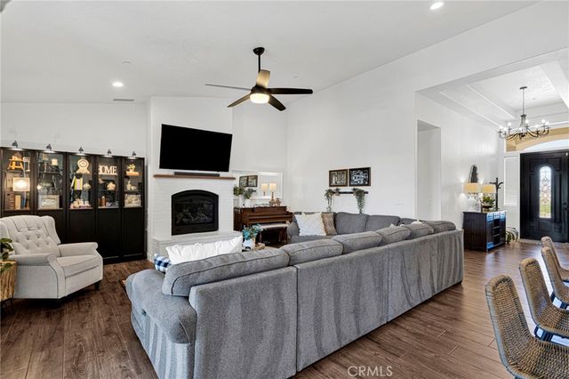 8421 Macron, Oak Hills, CA 92344