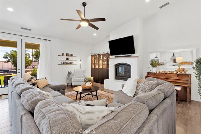 8421 Macron, Oak Hills, CA 92344