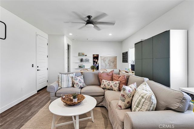 8421 Macron, Oak Hills, CA 92344