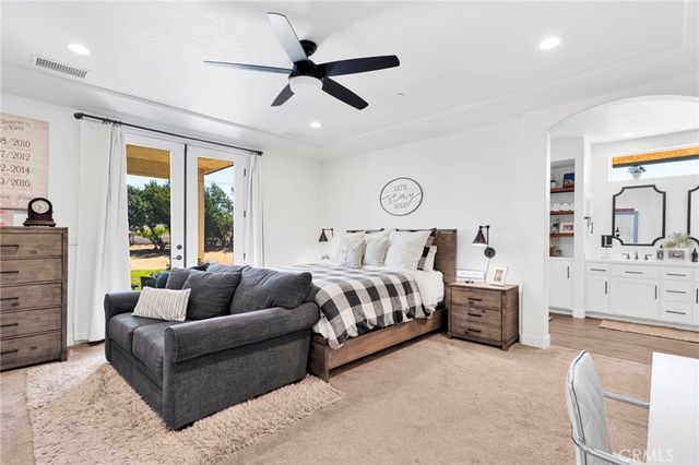 8421 Macron, Oak Hills, CA 92344