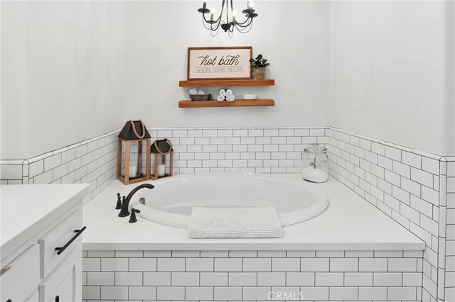 8421 Macron, Oak Hills, CA 92344