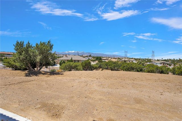 8421 Macron, Oak Hills, CA 92344