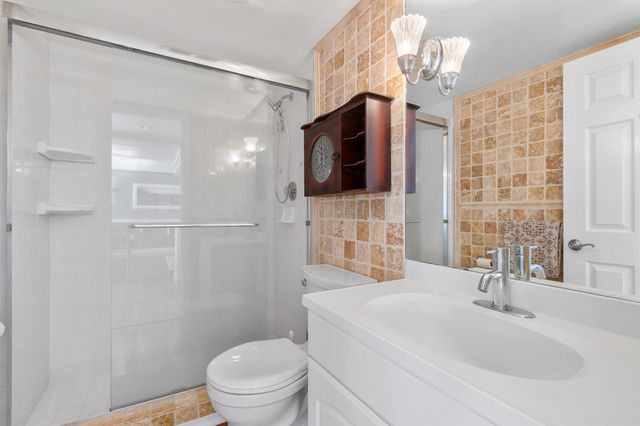 5600 N Flagler Drive 409, West Palm Beach, FL 33407