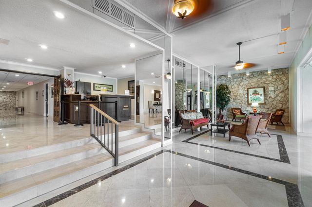 5600 N Flagler Drive 409, West Palm Beach, FL 33407