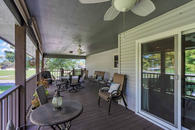 2331 N Ridge Club Cir, Wichita, KS 67205