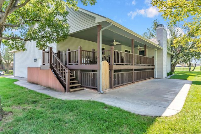 2331 N Ridge Club Cir, Wichita, KS 67205